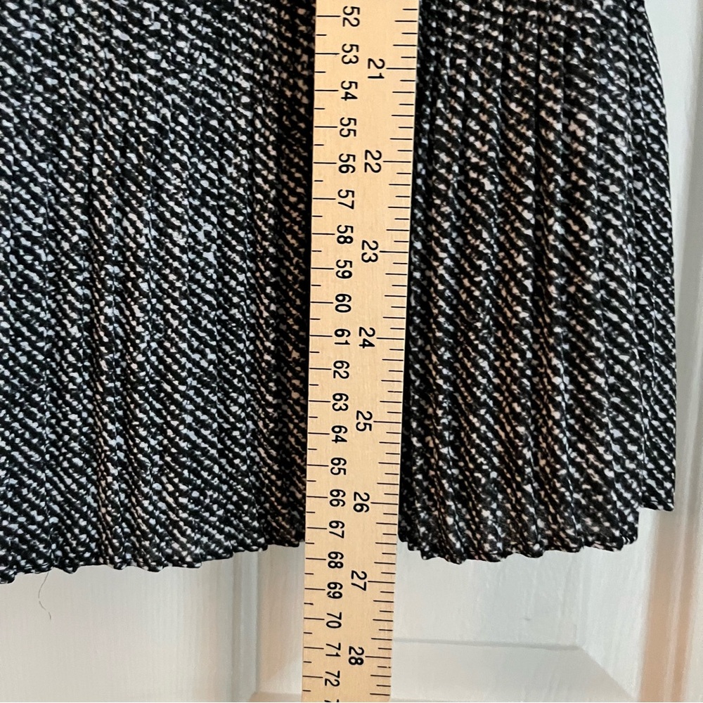 DKNY Deep Dark Blue White Tick Pleated Long Sleeveless Blouse Size M - Picture 7 of 10